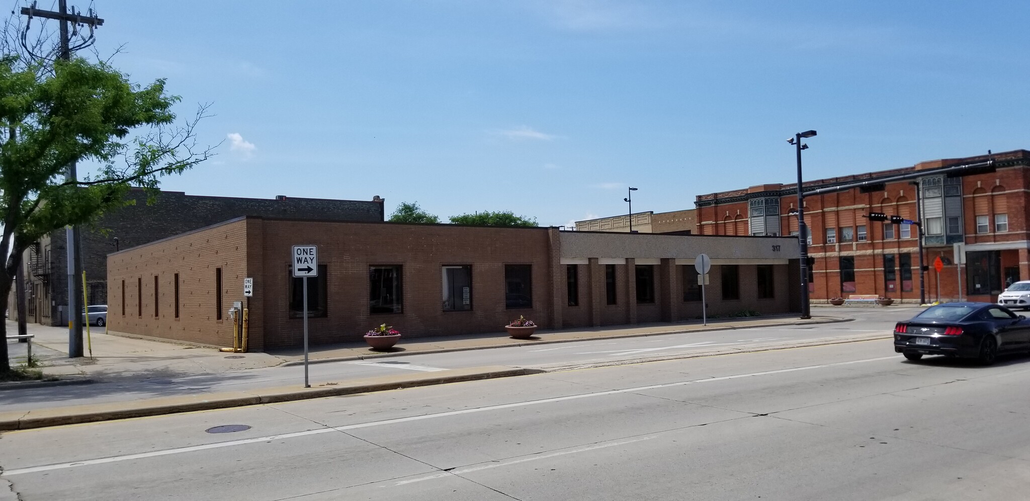 317 W Walnut St, Green Bay, WI for lease Building Photo- Image 1 of 23