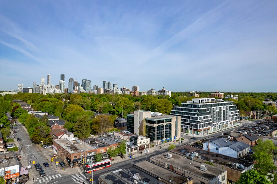 1670 Bayview Ave, Toronto, ON à louer - Aérien - Image 3 de 3