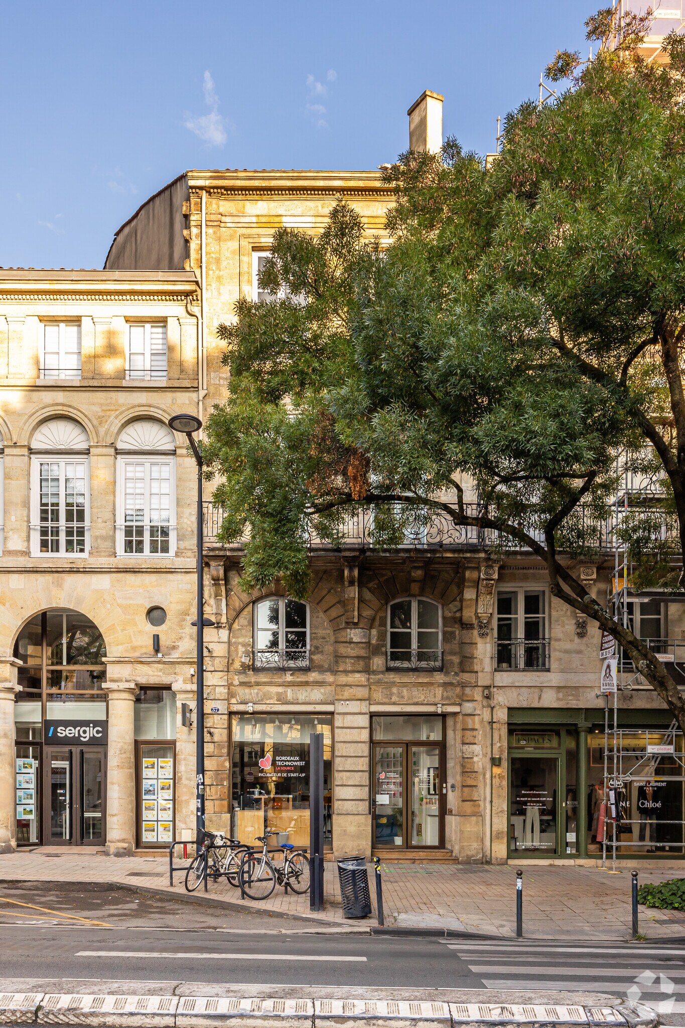 37 Cours Georges Clémenceau, Bordeaux à louer Photo principale- Image 1 de 2