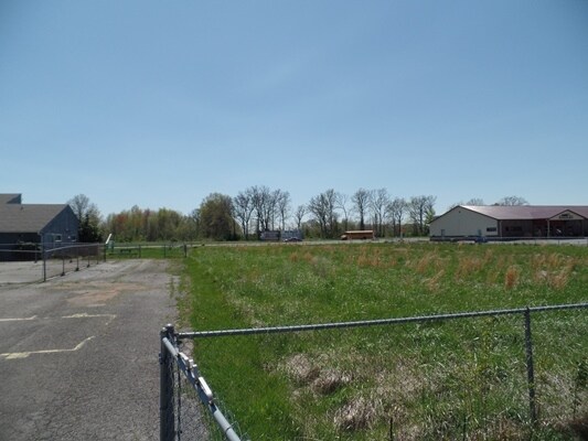 Rushing Dr, Herrin, IL à vendre - Photo du bâtiment - Image 2 de 2