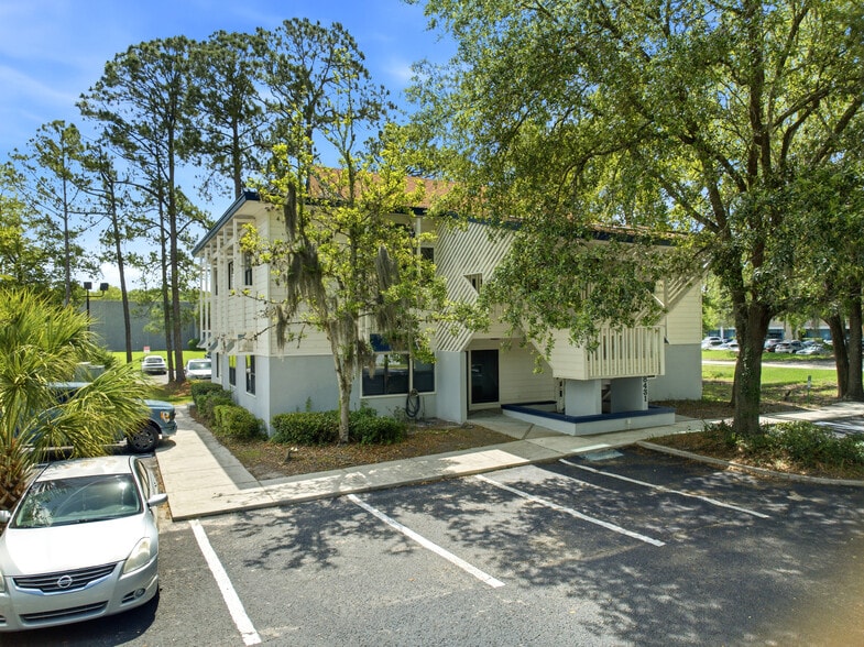 8431 Baymeadows Way, Jacksonville, FL à louer - Photo du bâtiment - Image 3 de 31