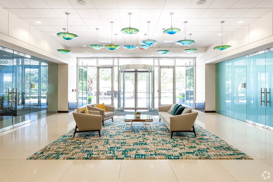 5800 Granite Pky, Plano, TX à louer - Hall d’entrée - Image 2 de 33