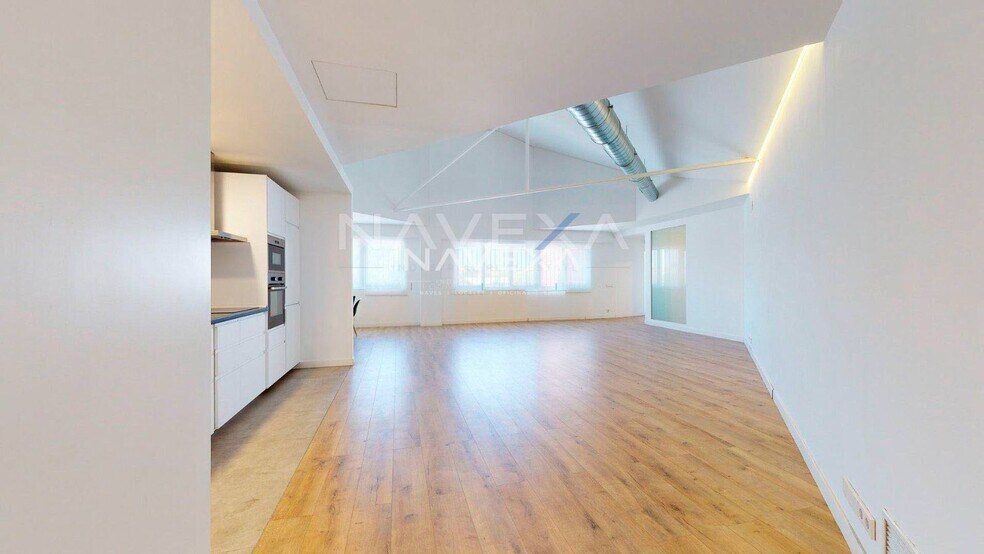 Office in Madrid, Madrid for lease - Building Photo - Image 2 of 15