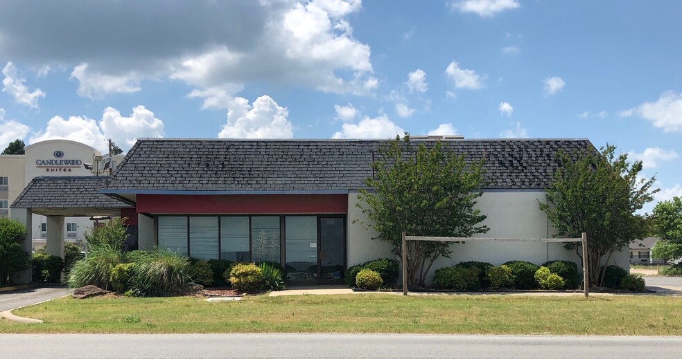 423 S George Nigh Expy, Mcalester, OK for sale - Building Photo - Image 1 of 1