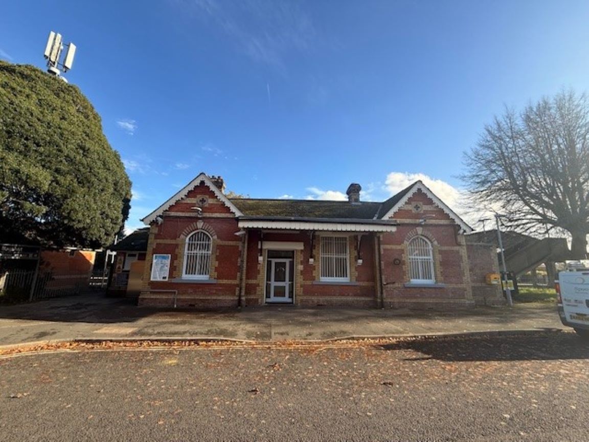 Station Rd, Bagshot for lease Building Photo- Image 1 of 4