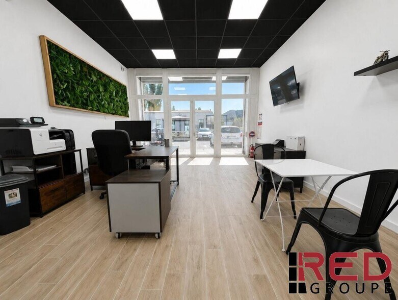 Flex in Aubagne for sale - Interior Photo - Image 2 of 6