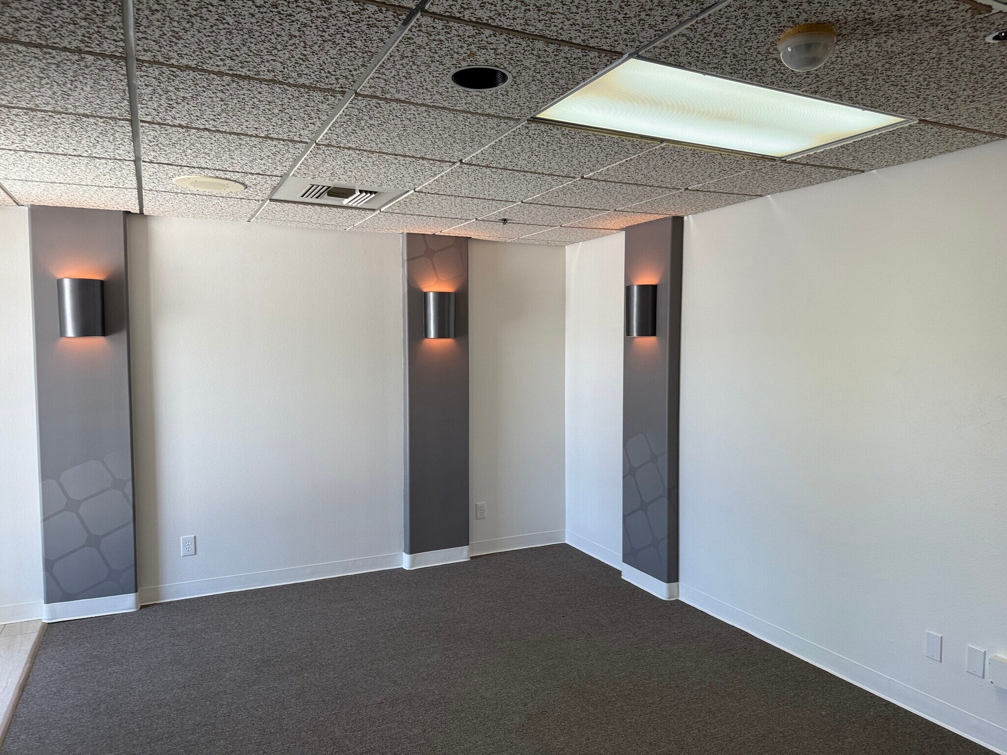 72078 Corporate Way, Thousand Palms, CA for lease Interior Photo- Image 1 of 17