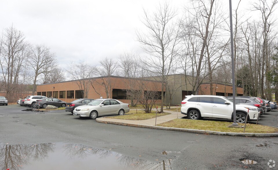 125 Jordan Rd, Troy, NY for lease - Primary Photo - Image 1 of 4