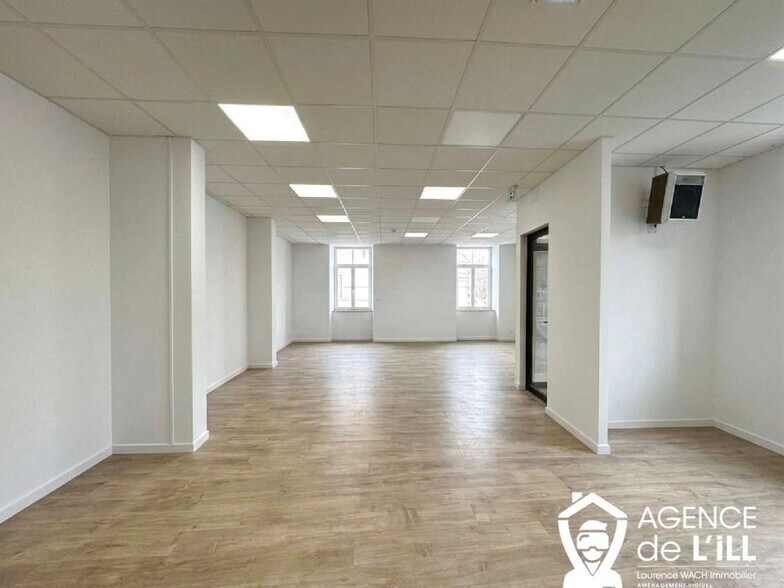 Retail in Bergheim for lease - Interior Photo - Image 1 of 3