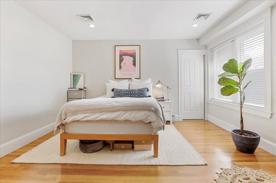 130 Myrtle, Boston, MA à vendre - Photo du bâtiment - Image 3 de 11