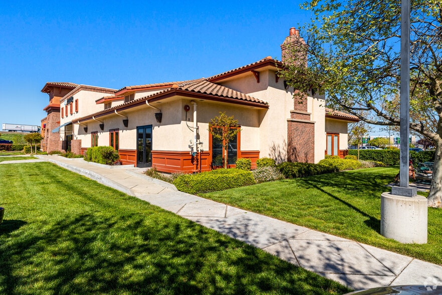 3120 Hotel Dr, Turlock, CA for lease - Primary Photo - Image 1 of 6