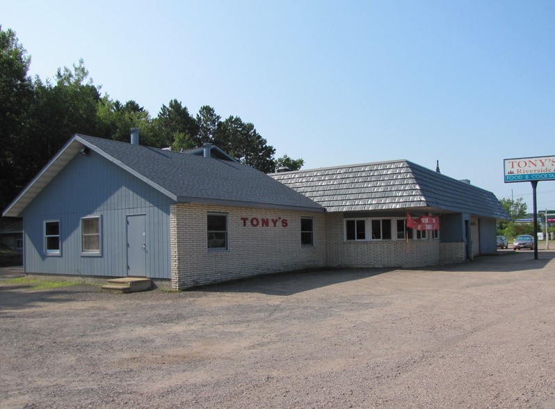 524 S River St, Spooner, WI à vendre - Photo du bâtiment - Image 1 de 1