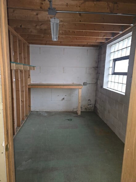 102 Chetac Ave, Birchwood, WI à louer - Photo du bâtiment - Image 2 de 4