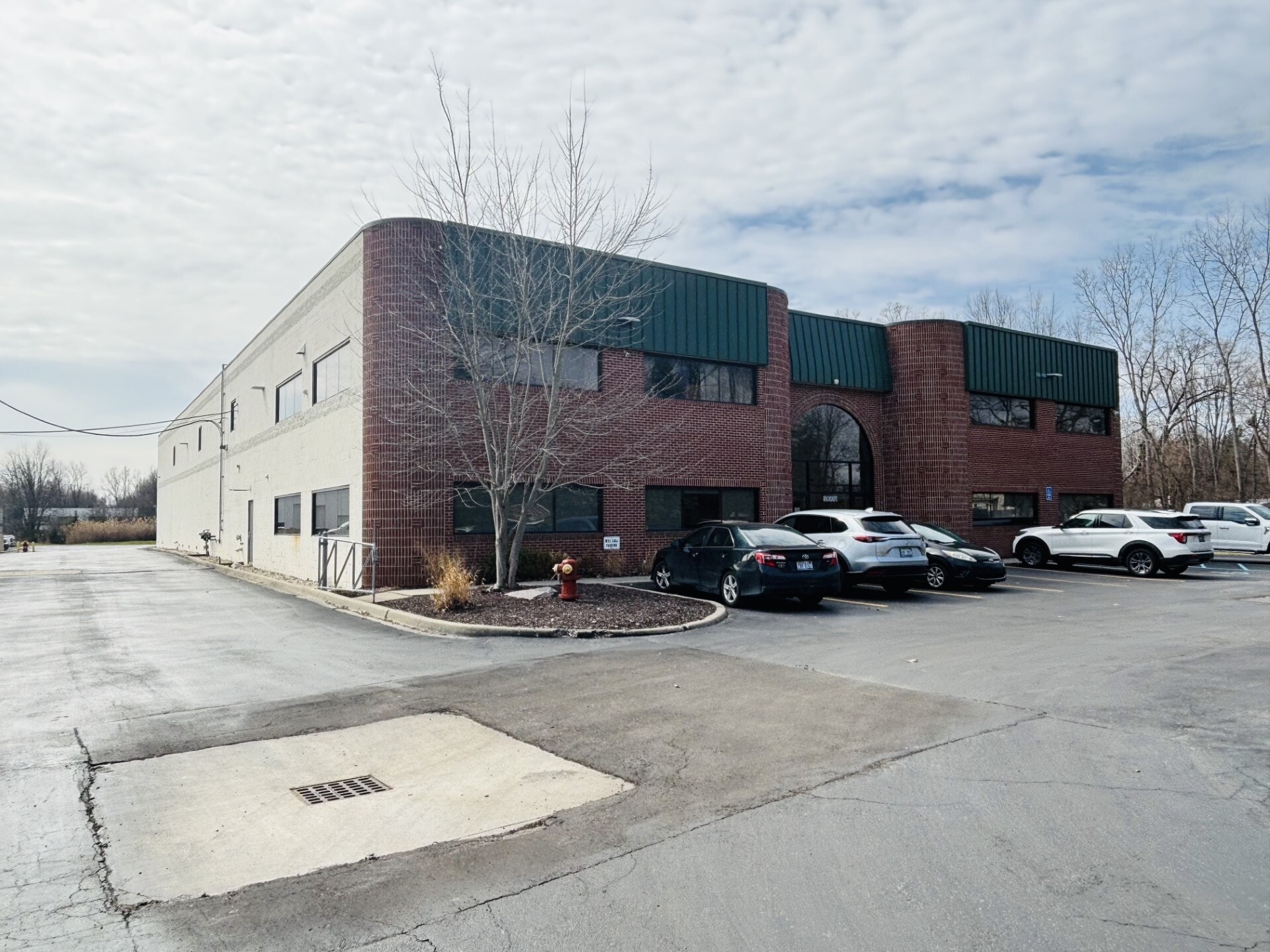 30881 Beverly Rd, Romulus, MI for lease Building Photo- Image 1 of 4