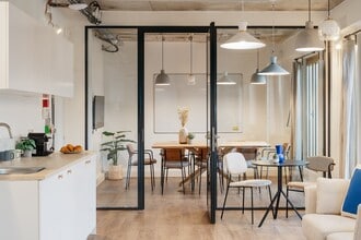 31 Rue De Châteaudun, Paris à louer Photo intérieure- Image 2 de 5