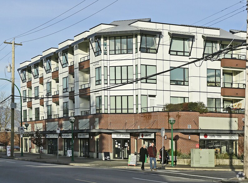 6588 Royal Oak Av, Burnaby, BC à louer - Photo du bâtiment - Image 2 de 3