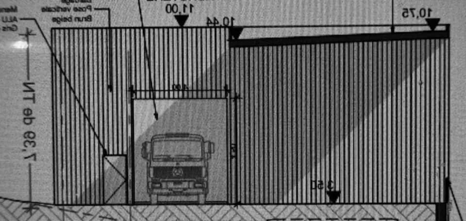 Flex in Porte des Pierres Dorées for lease - Floor Plan - Image 2 of 3