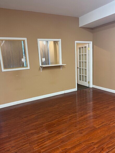10700-10710 S Western Ave, Chicago, IL for lease - Interior Photo - Image 2 of 3