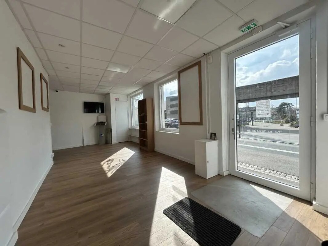 Office in Lyon for lease Building Photo- Image 1 of 6