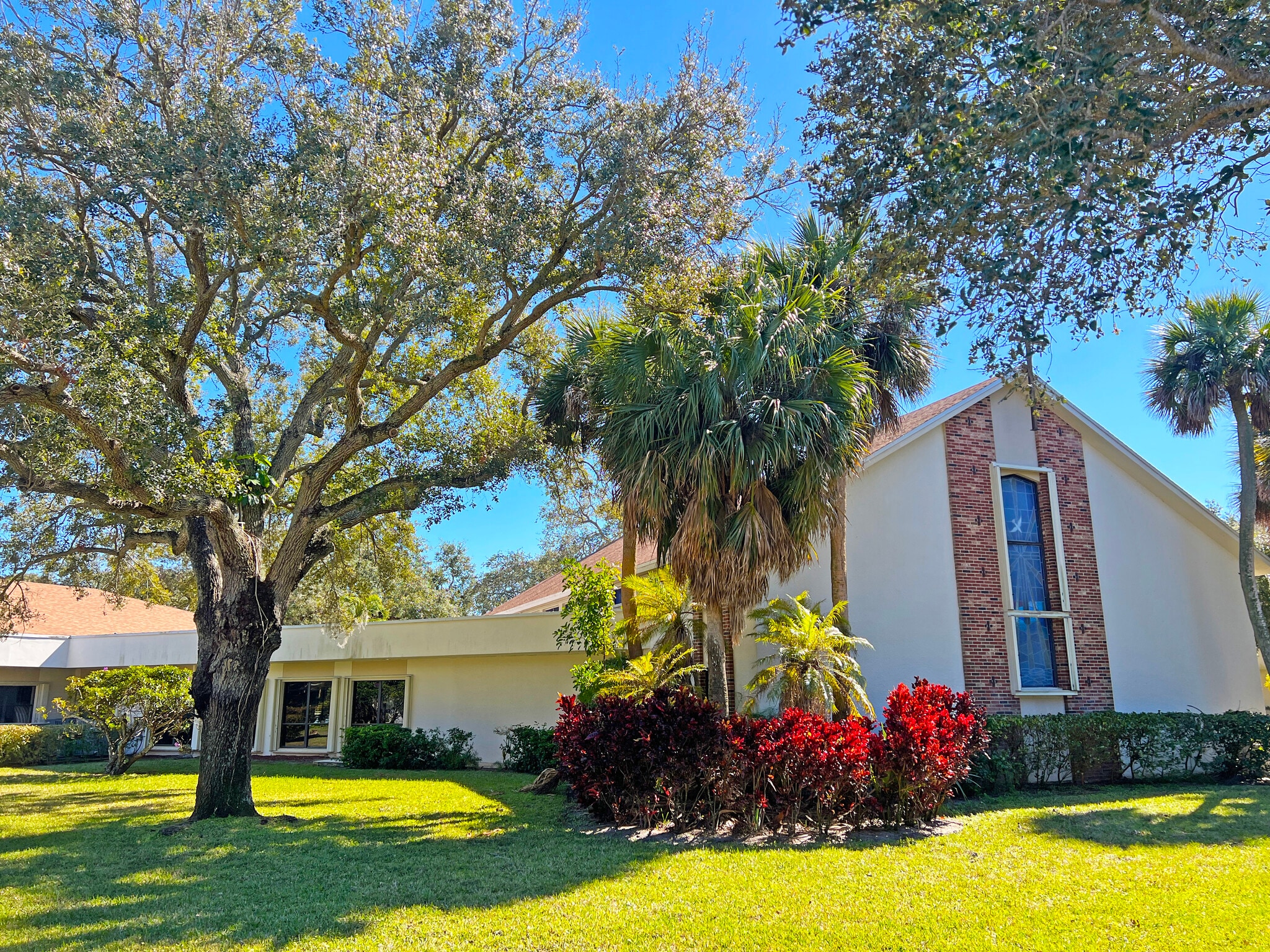 2726 Burns Rd, Palm Beach Gardens, FL for sale Primary Photo- Image 1 of 19