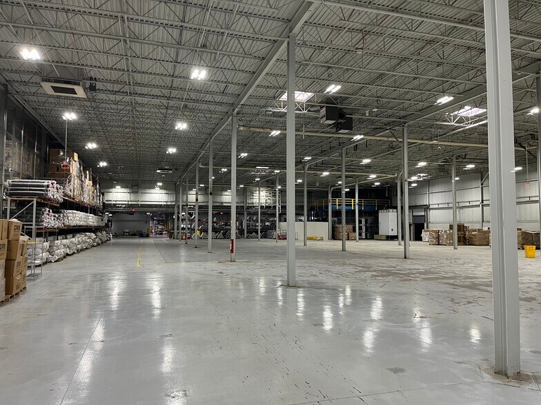 6451 Main St, Morton Grove, IL à louer - Photo intérieure - Image 3 de 6