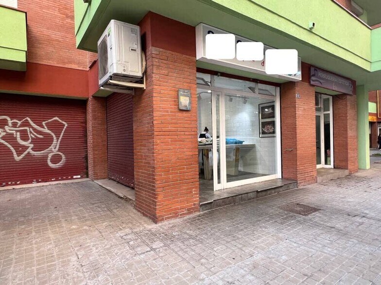 Immeuble residentiel dans Sabadell, Barcelona à vendre - Photo du bâtiment - Image 2 de 2