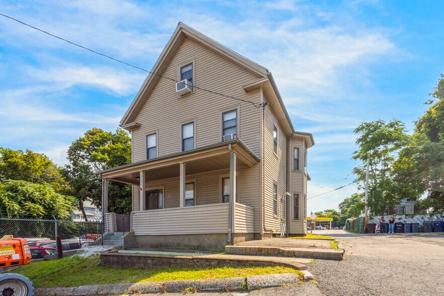 99R Providence St, Hyde Park, MA à vendre - Photo principale - Image 1 de 13