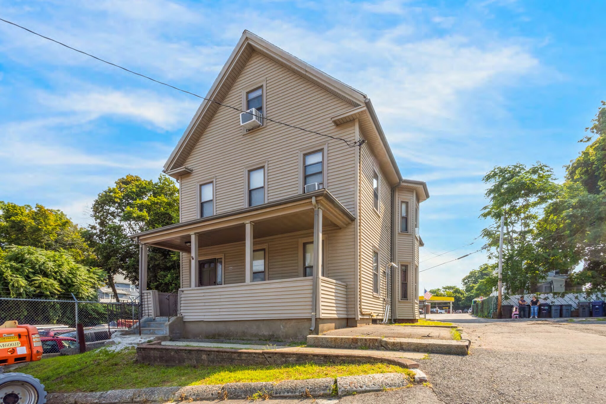 99R Providence St, Hyde Park, MA for sale Primary Photo- Image 1 of 14