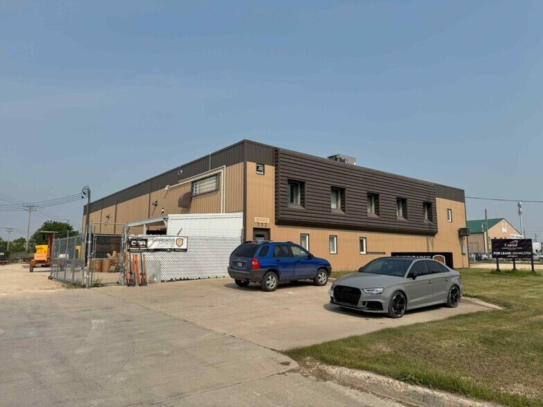 333 Holden St, Winnipeg, MB à vendre - Photo du bâtiment - Image 1 de 1
