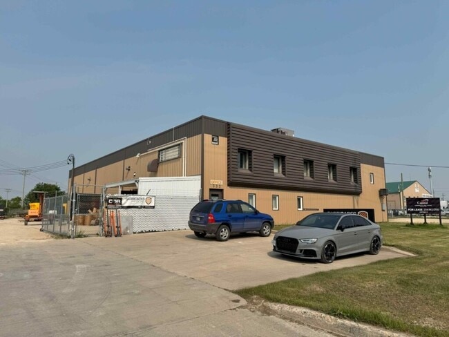 More details for 333 Holden St, Winnipeg, MB - Industrial for Sale