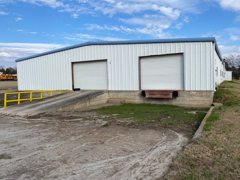103 Industrial Park Dr, Perry, GA à louer - Photo du bâtiment - Image 1 de 9