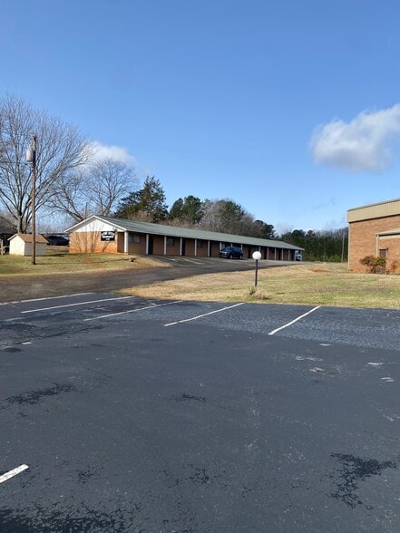 322 Fretwell Dr, Anderson, SC à vendre - Photo du bâtiment - Image 3 de 3