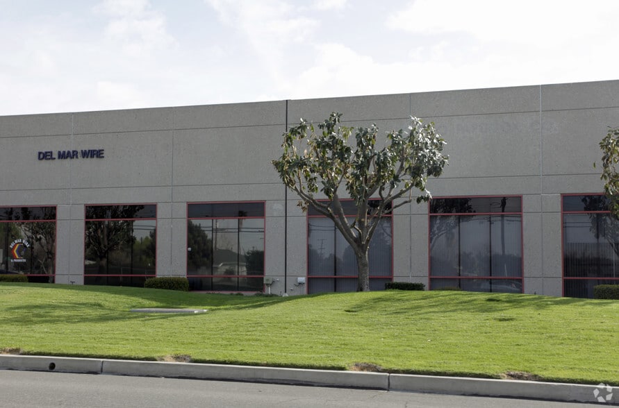 1521 S Vineyard Ave, Ontario, CA for lease - Building Photo - Image 2 of 3