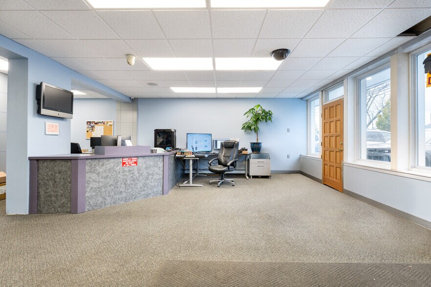 538 Rt-25a, Rocky Point, NY à vendre - Photo du bâtiment - Image 3 de 16