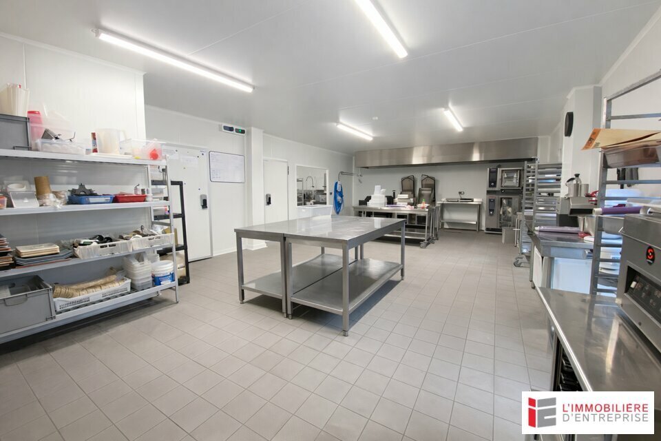 Flex in Rennes for lease Interior Photo- Image 1 of 10