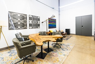 2744 E 11th St, Oakland, CA à louer Photo intérieure- Image 1 de 5