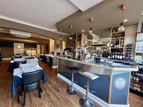 84 Furtherwick Rd, Canvey Island for lease Interior Photo- Image 2 of 5