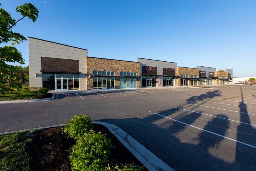 1151 Oldham Pky, Lee's Summit, MO à louer - Photo du bâtiment - Image 3 de 8