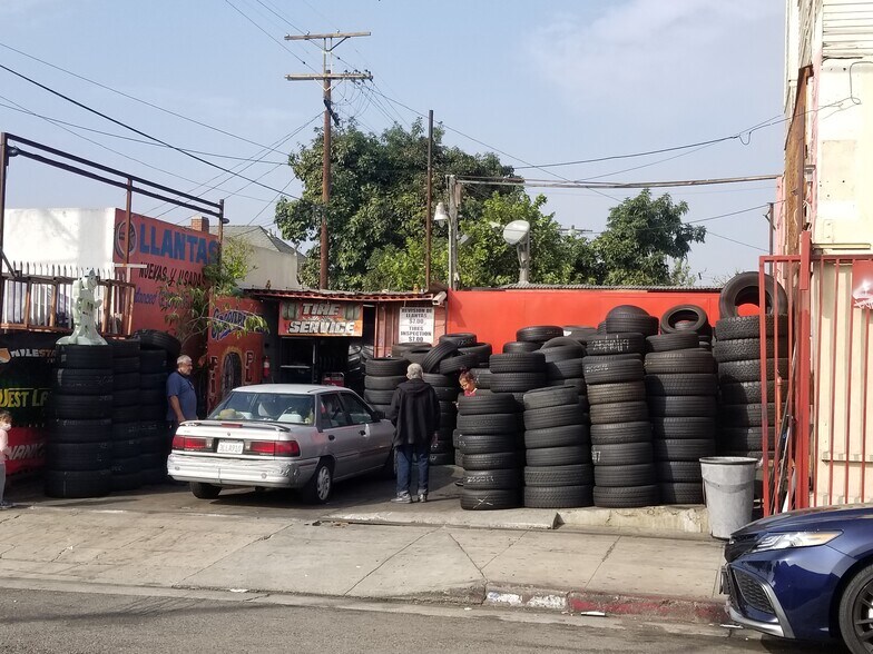 328 E 24th St, Los Angeles, CA à vendre - Photo du bâtiment - Image 3 de 7
