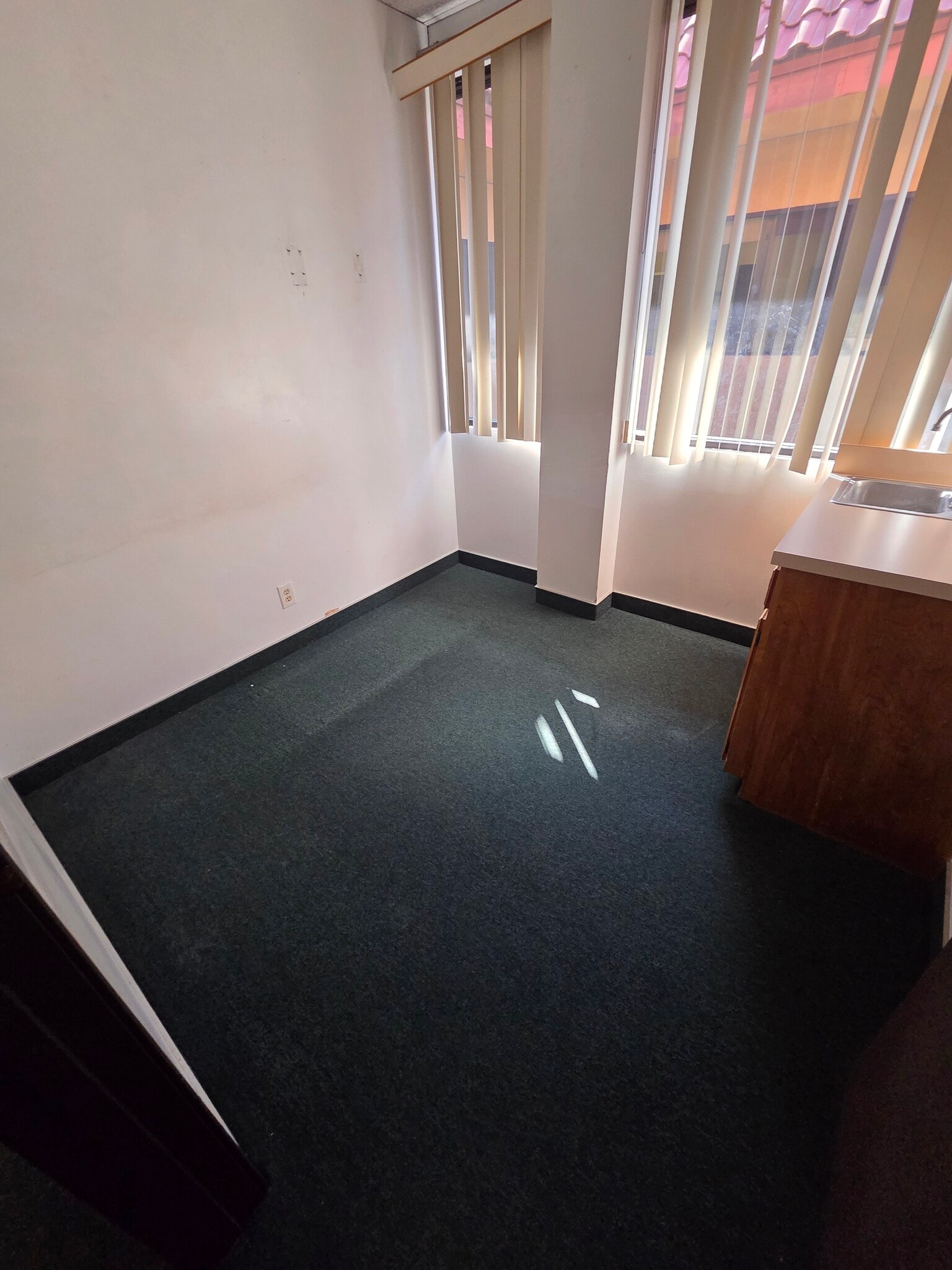 8263 Grove Ave, Rancho Cucamonga, CA for lease Interior Photo- Image 1 of 27