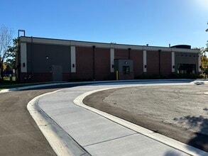 5340 Jackson Rd, Ann Arbor, MI à louer Photo du bâtiment- Image 2 de 4