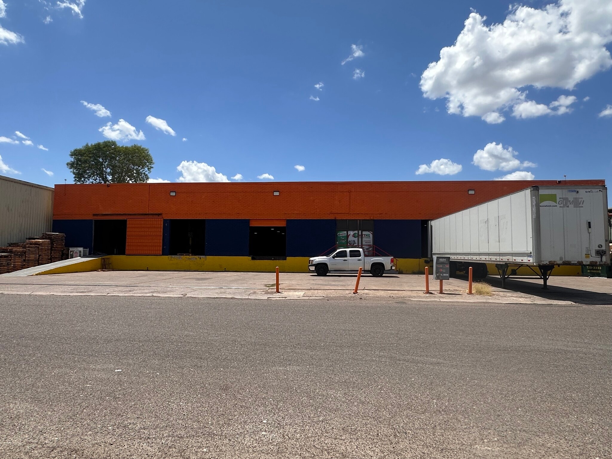 4603 Warehouse Ln, Laredo, TX for lease Building Photo- Image 1 of 6