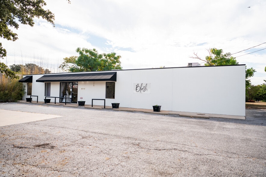 6717 Calmont Ave, Fort Worth, TX à vendre - Photo principale - Image 1 de 6