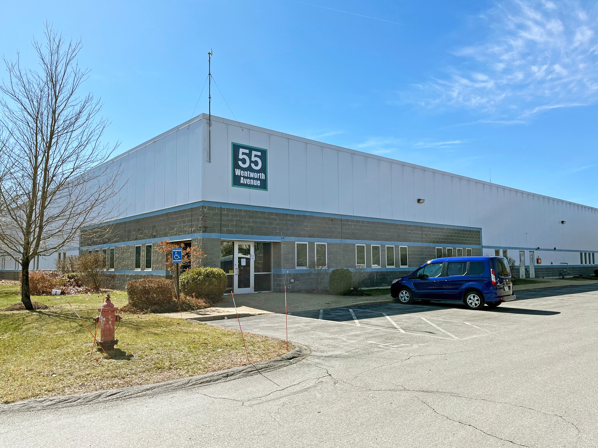 55 Wentworth Ave, Londonderry, NH for lease Primary Photo- Image 1 of 5