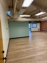 2705 E Burnside St, Portland, OR for lease Interior Photo- Image 2 of 5