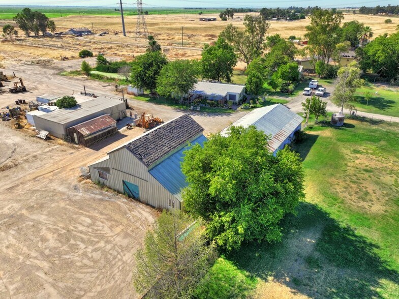 7301 E Levee Rd, Rio Linda, CA à vendre - Photo du bâtiment - Image 3 de 18