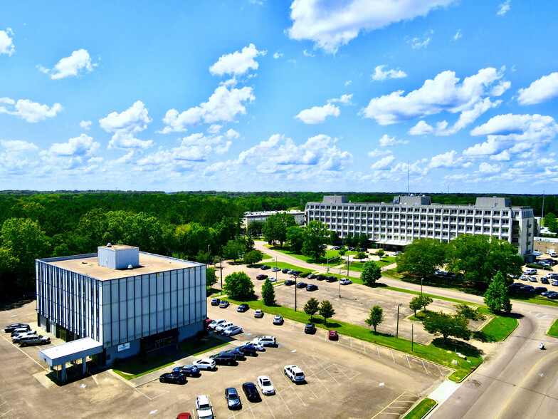 1815 Hospital Dr, Jackson, MS à vendre - Photo du bâtiment - Image 1 de 1