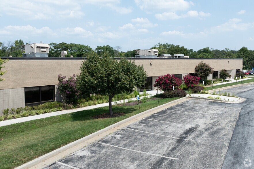 7253 Ambassador Rd, Windsor Mill, MD à louer - Photo du bâtiment - Image 2 de 6