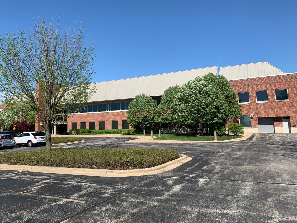 1800 S Oak St, Champaign, IL for lease Building Photo- Image 1 of 8