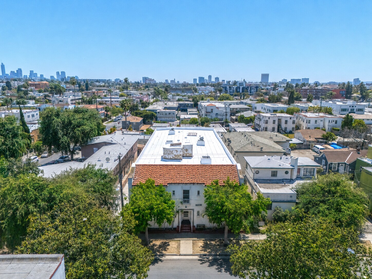 4408 E Lockwood Ave, Los Angeles, CA à vendre Photo du bâtiment- Image 1 de 14